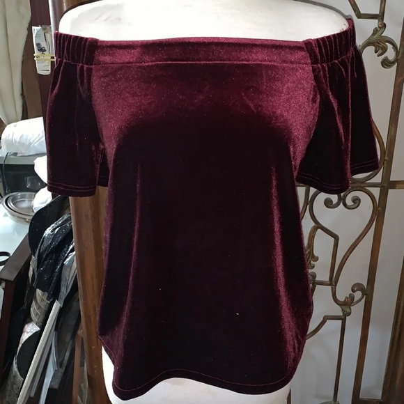 Top - Picture 1 of 1